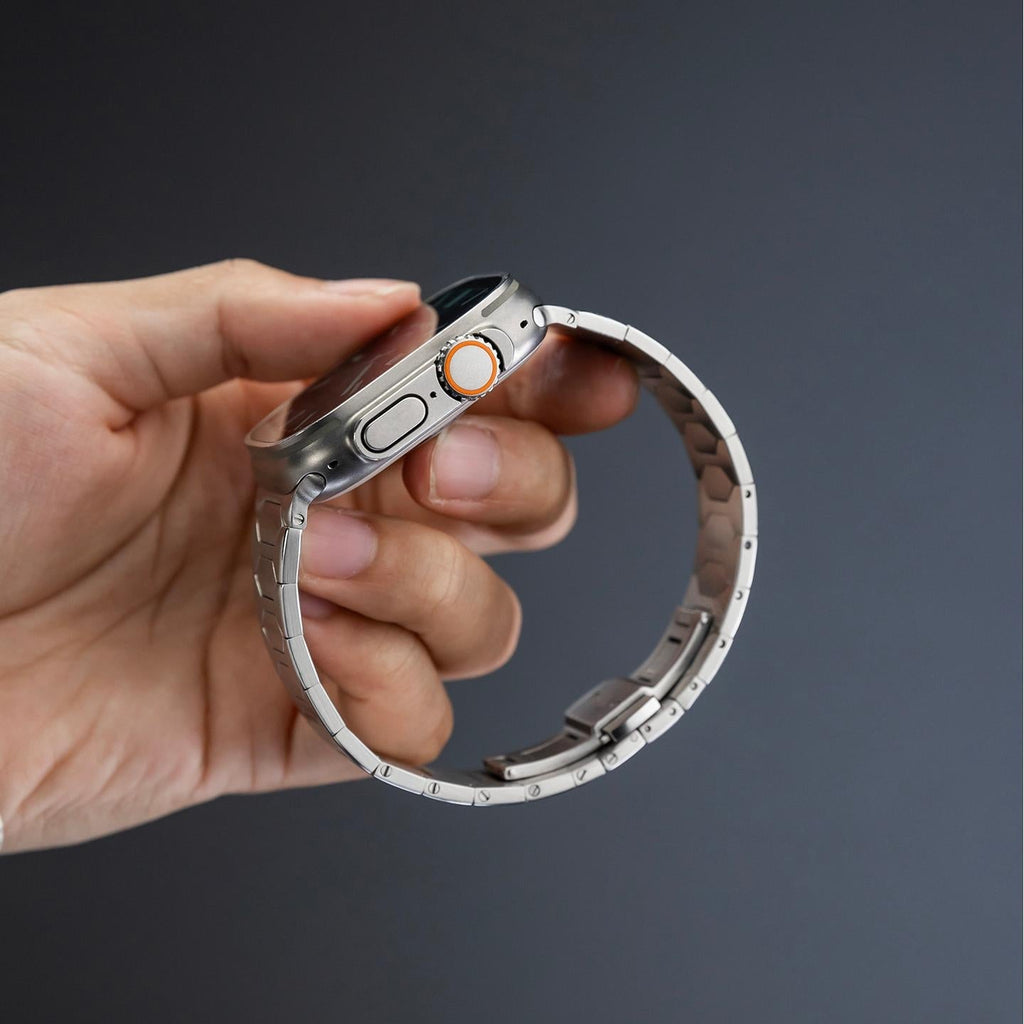 Elegant Stainless Steel Band for Apple Watch – Discreet Luxury Style
