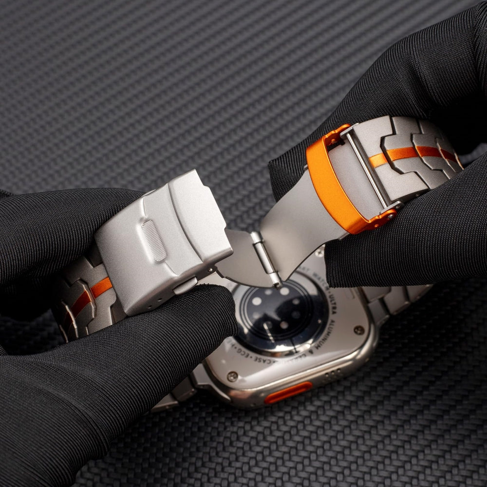 Men’s Apple Watch Titanium Band – Durable Build with Refined Finish
