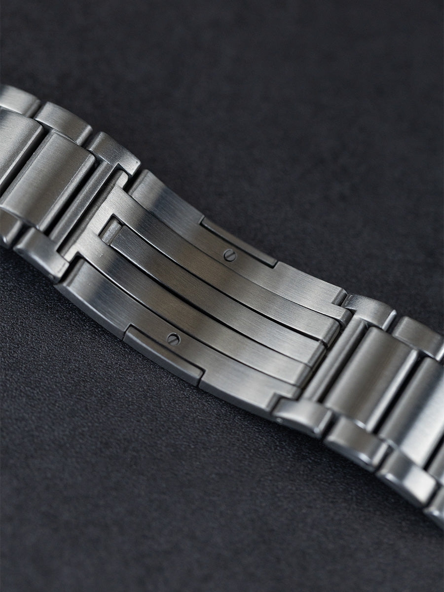 Apple Watch Titanium Band – Old Money Edition