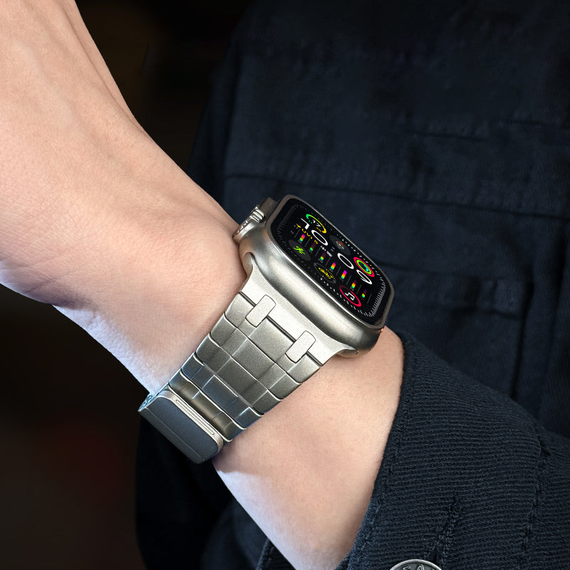 Premium Apple Watch Stainless Steel Band – Elegant Magnetic Closure